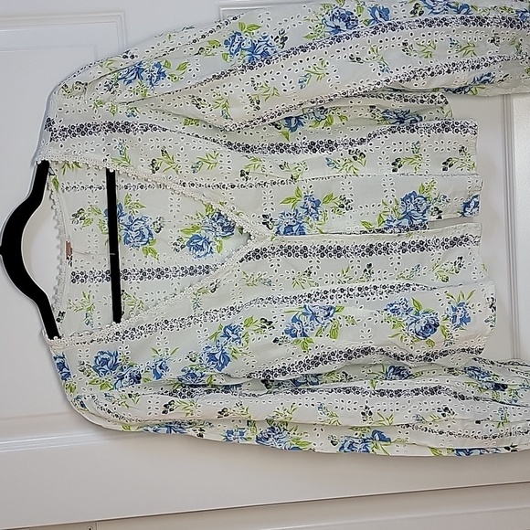 FREE PEOPLE NWOT BLOSSOM EYELET CROP TOP SZ LARGE - Picture 4 of 13